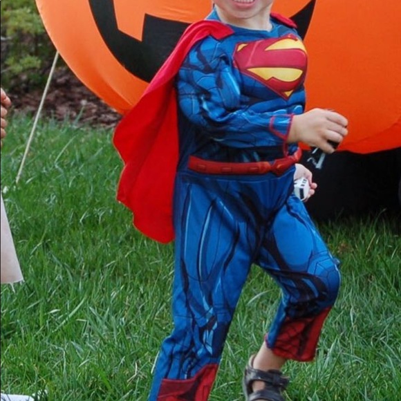 Superman Muscle Costume w/ Detachable Cape Size 2/3 (pls read full description) - Picture 10 of 10